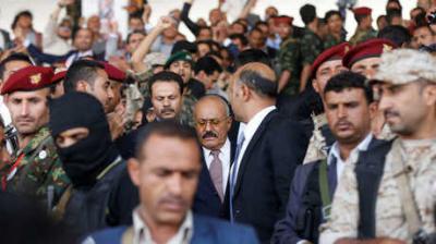 نجلا علي عبد الله صالح يعبران الأردن إلى دولة ثالثة 