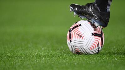 صنعاء نيوز - اجتاح "موت الفجأة" ملاعب كرة القدم في شهر ديسمبر الحالي وخطف ثلاثة لاعبين ومدربا.
