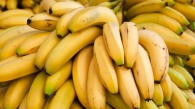 صنعاء نيوز - لا شك أن للموز فوائد عدة، إلا أن ما قد لا يعرفه البعض هو مساعدة تلك الفاكهة على النوم.
فقد أكد تقرير بريطاني أن الموز يمكن أن يساعد الشخص في الحصول