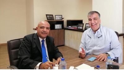 صنعاء نيوز - 
وقع المدير التنفيذي لمهرجان جرس مازن قعوار اتفاقية لتنفيذ برنامج "بشائر جرش" في نسخته التاسعة والذي يُعنى بالمواهب الأردنية الشابة المُبشرة بالإبداع الفني والثقافي،