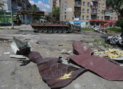 صنعاء نيوز - 
القوات الأوكرانية تتخذ مواقع دفاعية جديدة وبوتين يعلن النصر في لوجانسك في أكبر المعارك في أوروبا على مدى أجيال