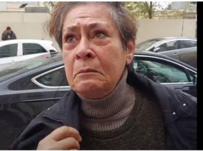 صنعاء نيوز - وثق فيديو تناقلته وسائل الإعلام الأردنية، الممثلة والمخرجة جوليت عواد تبكي بحرقة خلال وقفة أمام وزارة المياه