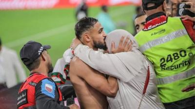 صنعاء نيوز - خطف نجوم المنتخب المغربي الأضواء بحرصهم على الاحتفال مع أمهاتهم عقب التأهل إلى دور الـ16 من مونديال قطر، إثر الفوز على كندا 2-1.
