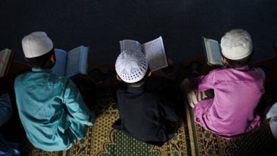 صنعاء نيوز - 
صرح رئيس دائرة الشؤون الدينية التركية علي أرباش بأن حفل لاحترام القرآن سيقام اليوم الثلاثاء أمام السفارة
