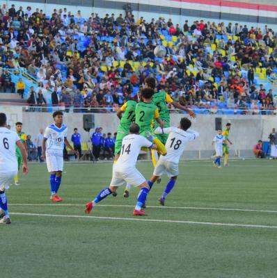 صنعاء نيوز - انتزع منتخب أمانة العاصمة بطاقة التأهل الأخيرة إلى نصف نهائي بطولة منتخبات المحافظات الأولى لكرة القدم، التي تنظمها وزارتا الإدارة المحلية والشباب والرياضة.