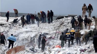 صنعاء نيوز - 
كشف إعلامي يمني عن وفاة 21 من أفراد أسرته تحت أنقاض الزلزال الذي ضرب تركيا الإثنين الماضي
