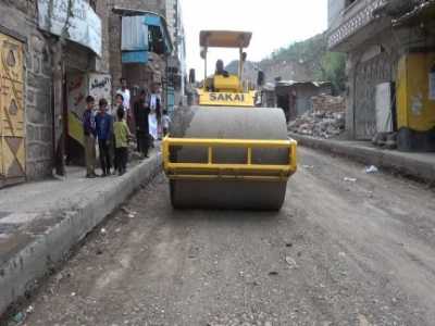 صنعاء نيوز - دشنت في مدينة العدين بمحافظة إب ، أعمال الصيانة وإعادة التأهيل للشارع العام المرحلة الثانية بطول (500) متر وعرض (8) أمتار