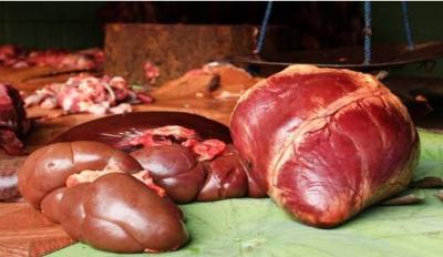 صنعاء نيوز - 
أعلن الدكتور الكسندر مياسنيكوف أن أحشاء الذبيحة تضم الكبد والكلى والدماغ وغيرها من الأعضاء الداخلية للحيوان المذبوح