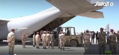 صنعاء نيوز - وصلت أول طائرة إغاثة سعودية إلى مطار بنينا الدولي في مدينة بنغازي الليبية اليوم السبت، محملة بالمساعدات الغذائية والإغاثية للمتضررين من الفيضانات